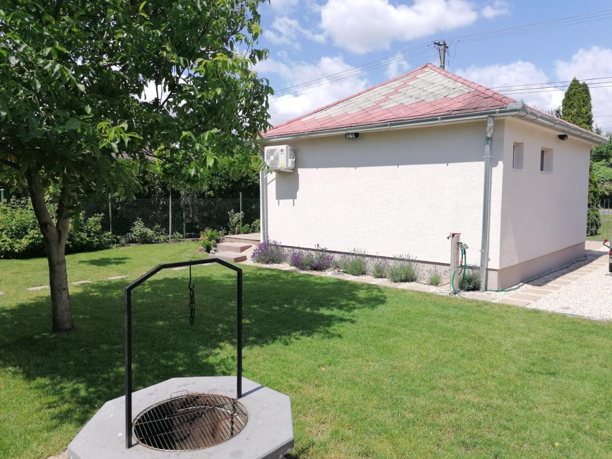 Levelke Mini Apartman Гардонь Экстерьер фото